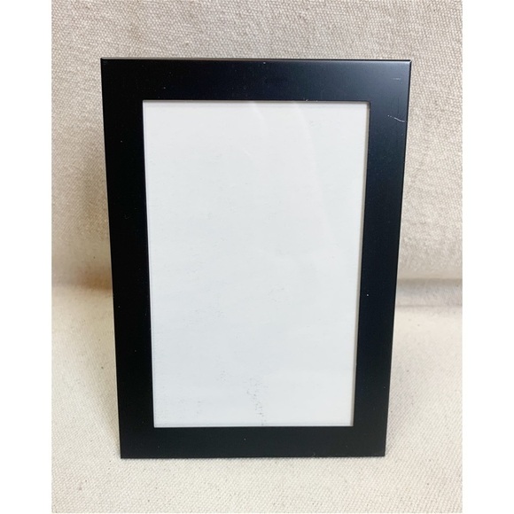 Black aluminum tabletop Picture frame for 5.5x3.5 photo - Picture 1 of 7